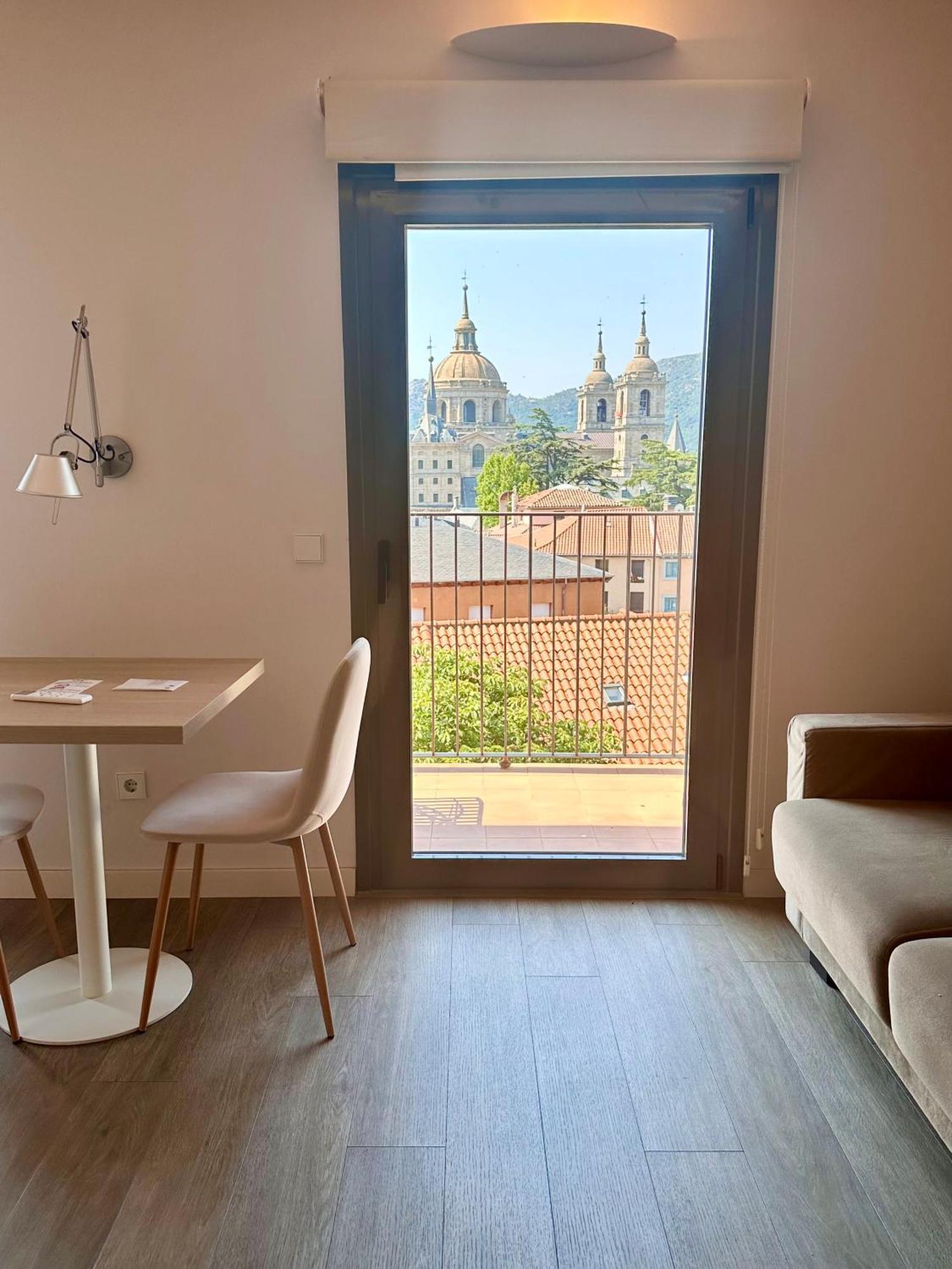 סן לורנסו דה אל אסקוריאל San Lorenzo Suites מראה חיצוני תמונה